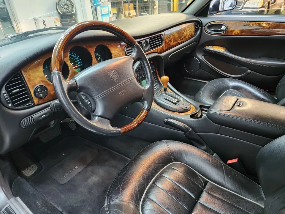 Jaguar Xj8 2003 photo 5