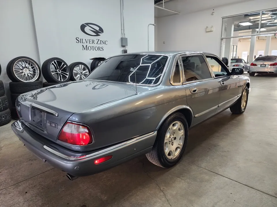 Jaguar Xj8 2003 photo 4