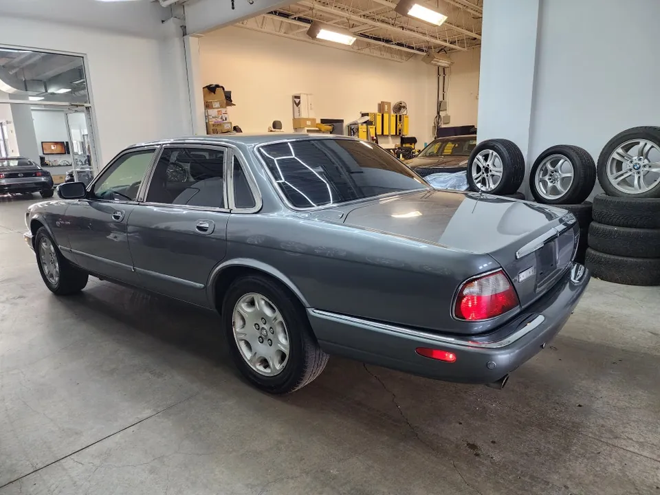 Jaguar Xj8 2003 photo 3
