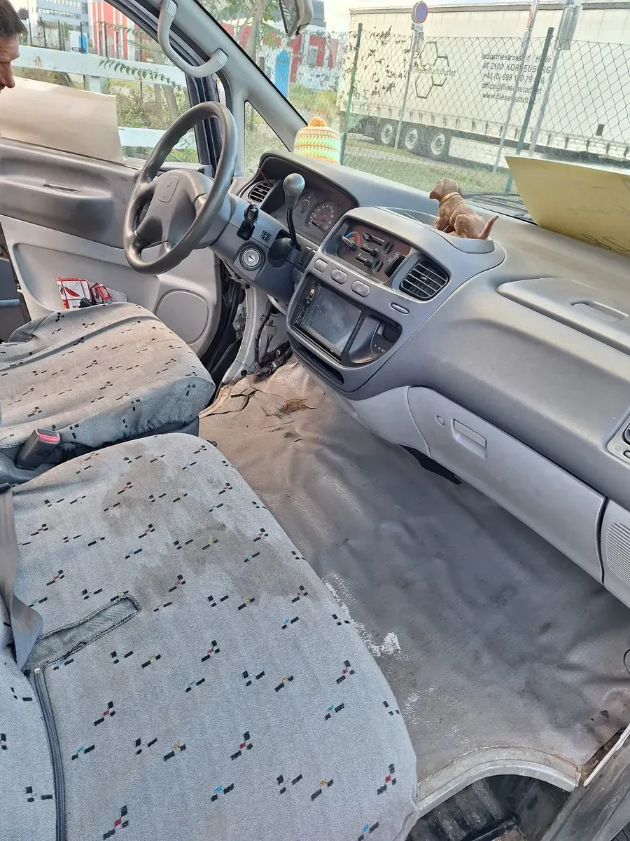Mitsubishi L400 1999 photo 3