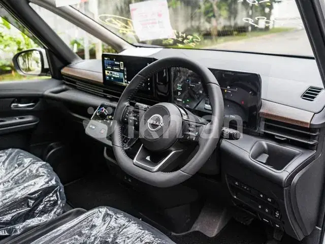 Nissan Serena 2025 photo 4