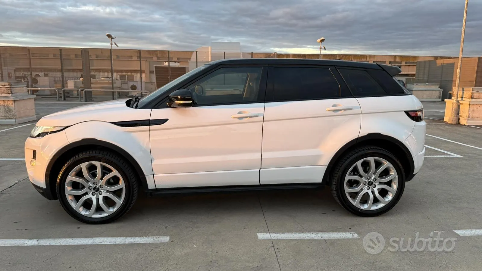 Land Rover Evoque 2012 photo 3