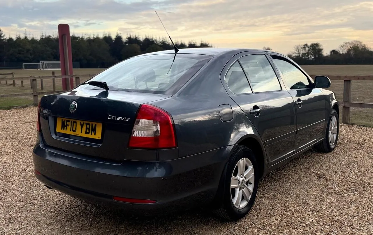 Skoda Octavia 2010 photo 5