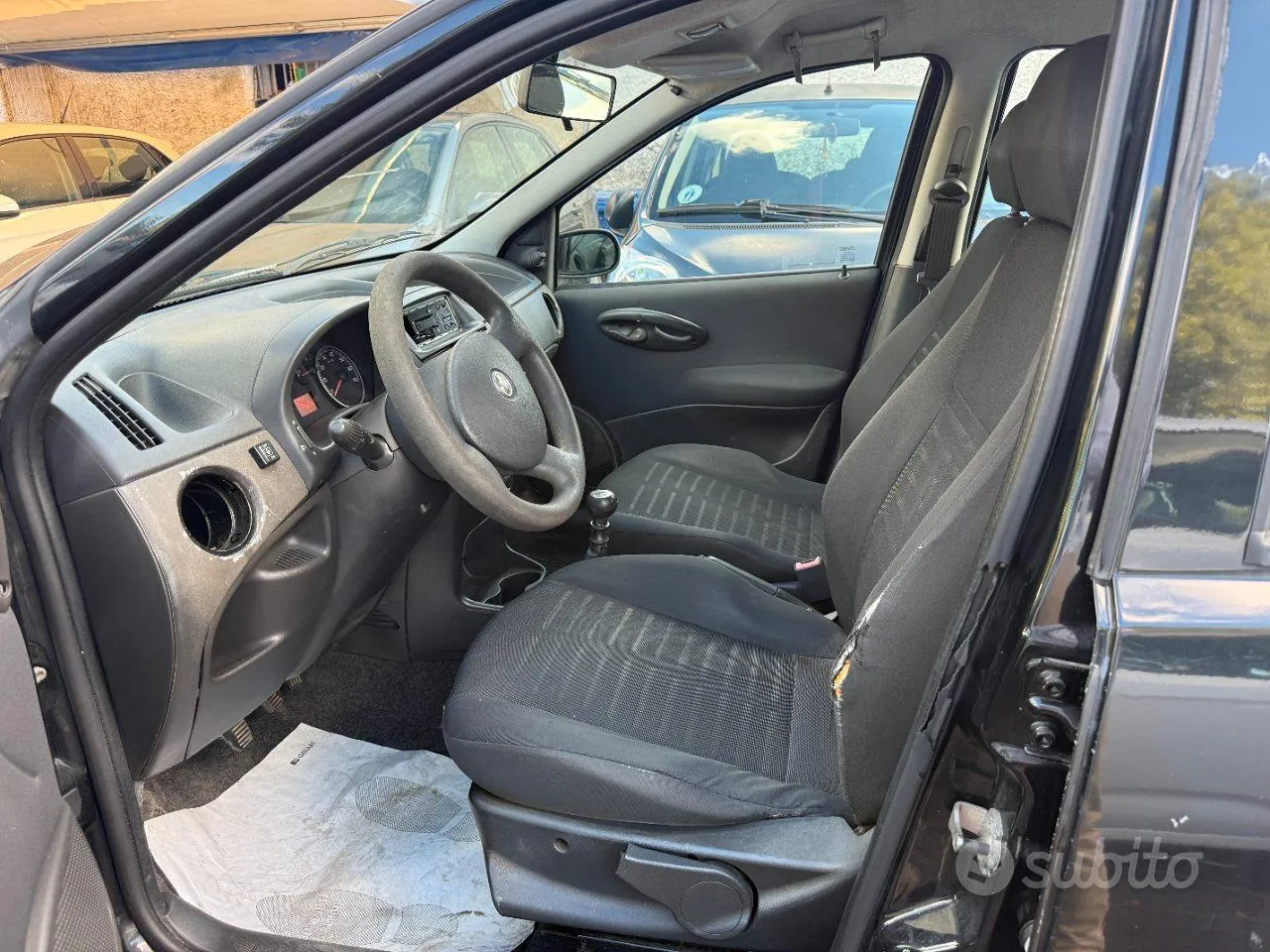 Fiat Punto 2009 photo 4