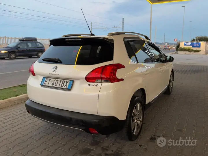 Peugeot 2008 2013 photo 2