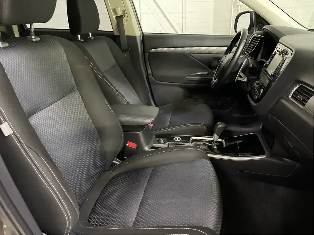 Mitsubishi Outlander 2017 photo 3