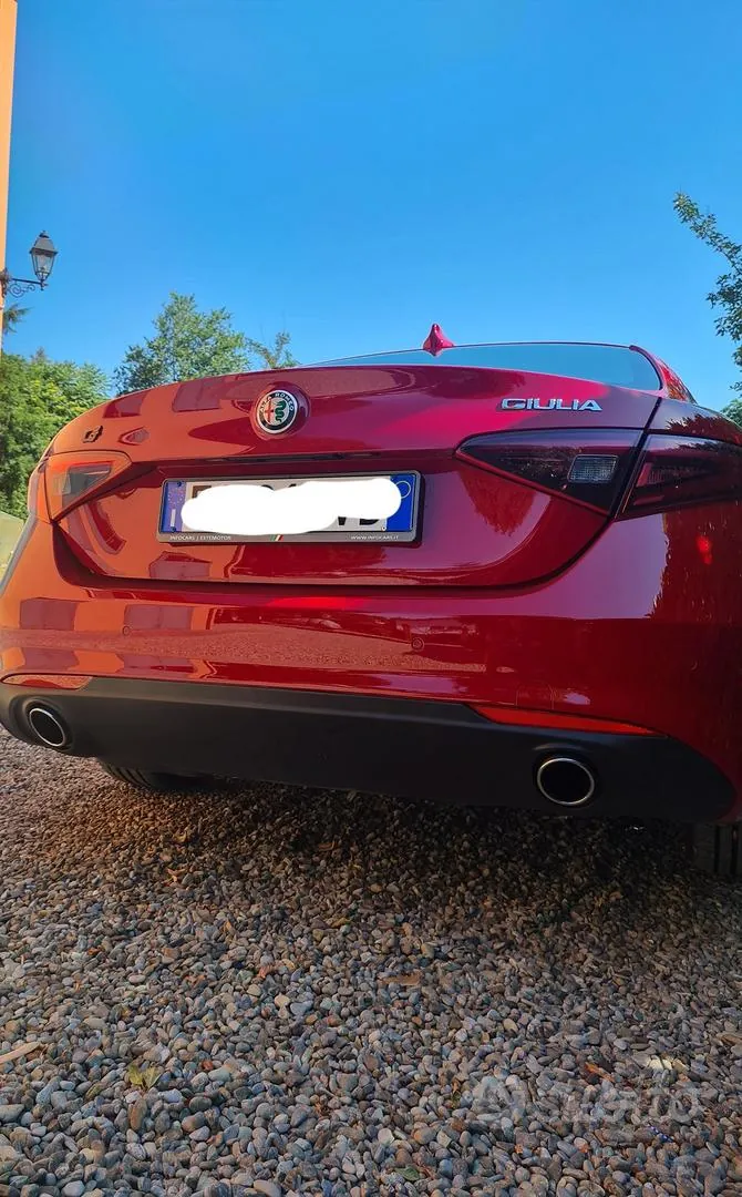 Alfa Romeo Giulia 2018 photo 2