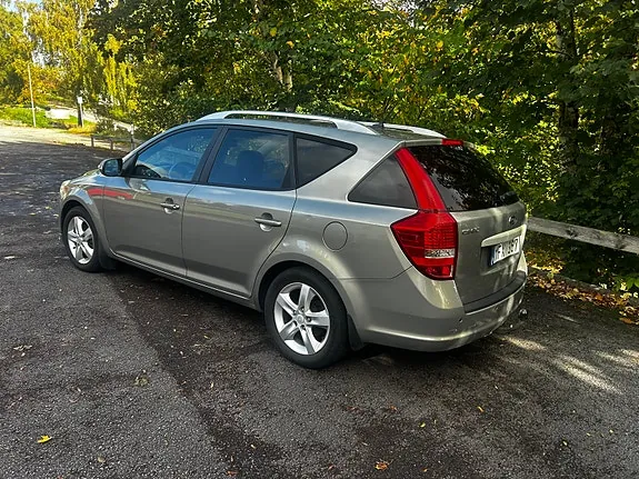 Kia Ceed 2012 photo 4