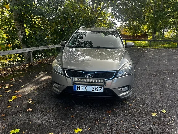Kia Ceed 2012 photo 2