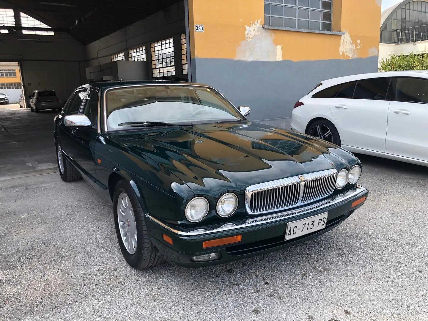 Jaguar Daimler Six 4.0 1994 photo 3