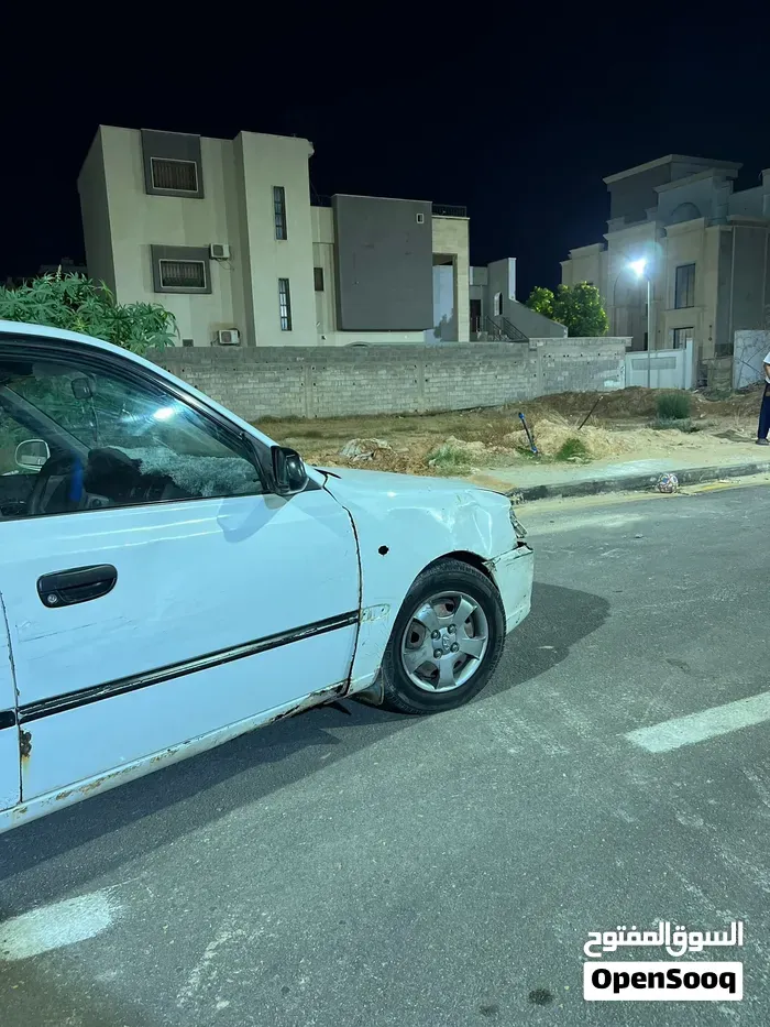 Hyundai Verna 2002 photo 2