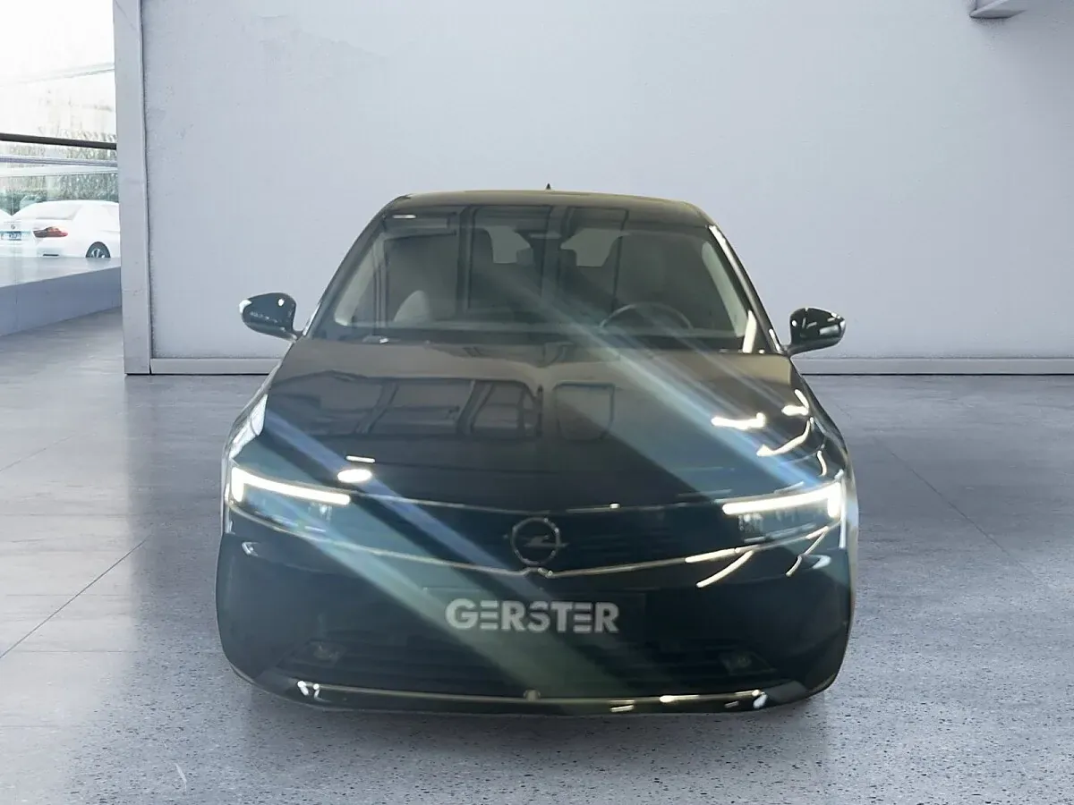 Opel Astra 2022 photo 2