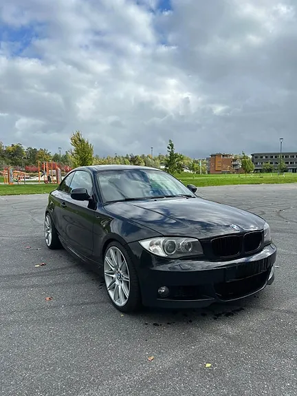 BMW 118D 2010 photo 2
