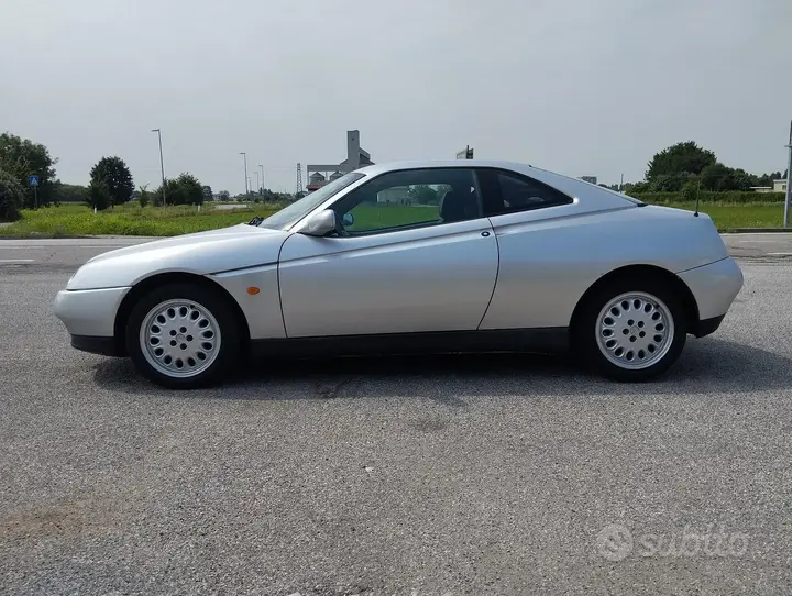 Alfa Romeo Gtv 1997 photo 4