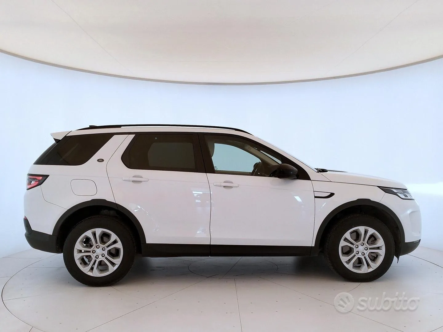 Land Rover Discovery Sport 2020 photo 4