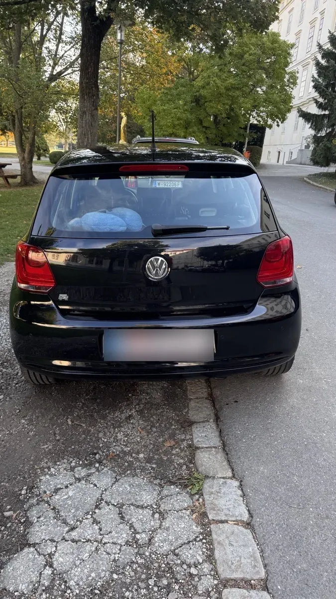 Volkswagen Polo 2011 photo 2