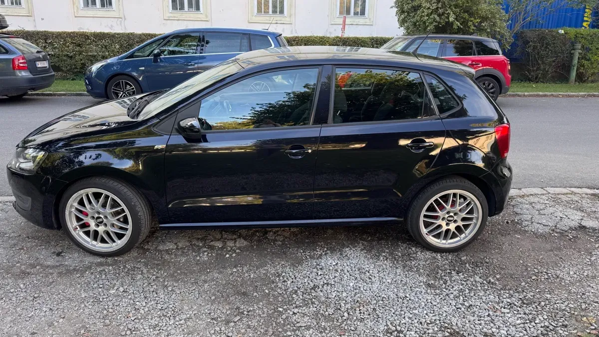 Volkswagen Polo 2011 photo 3