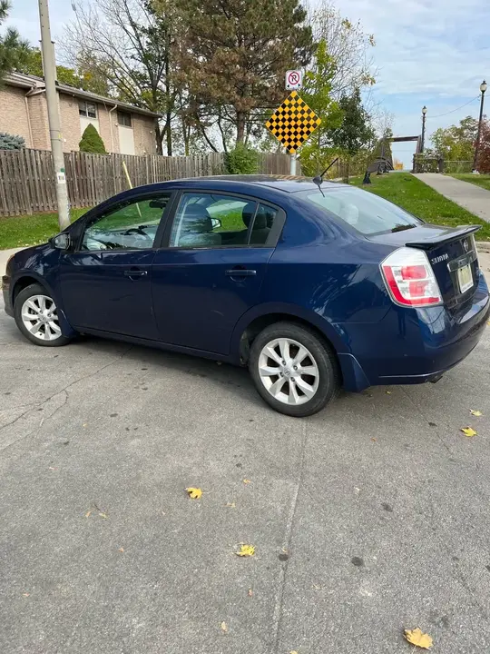 Nissan Sentra 2012 photo 2