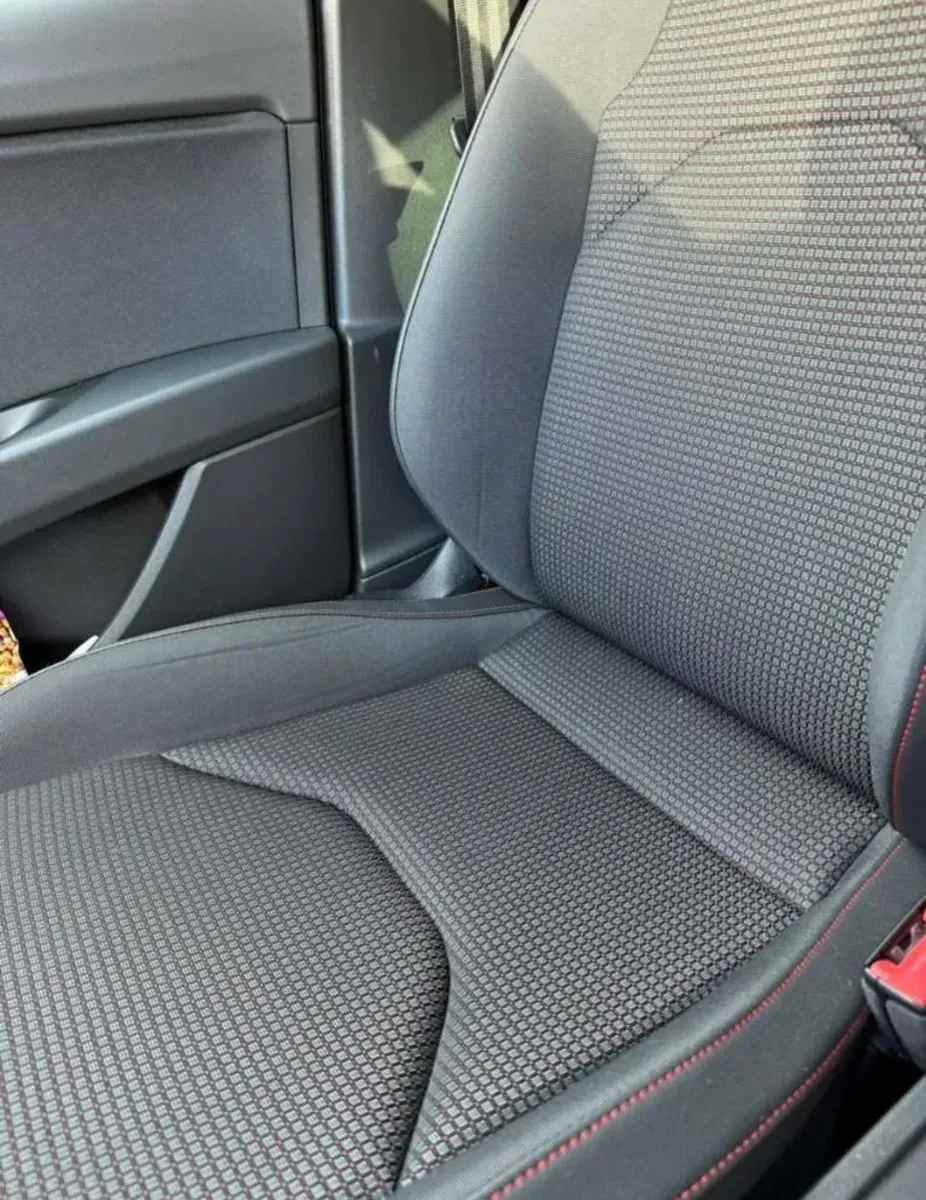 Seat Leon 2019 photo 2