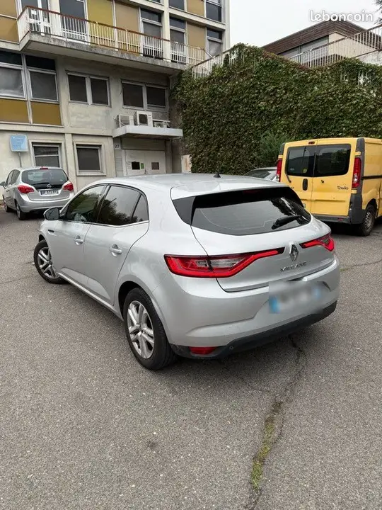 Renault Megane 2019 photo 2