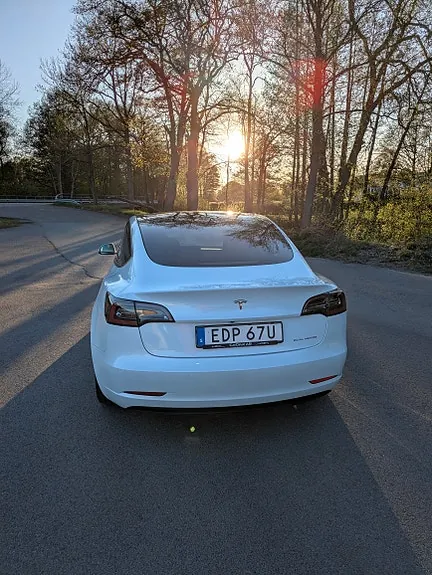 Tesla Model 3 2021 photo 2