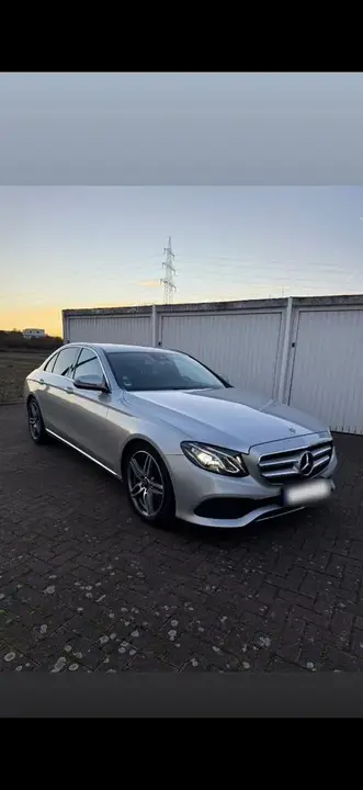 Mercedes-Benz E 220 D