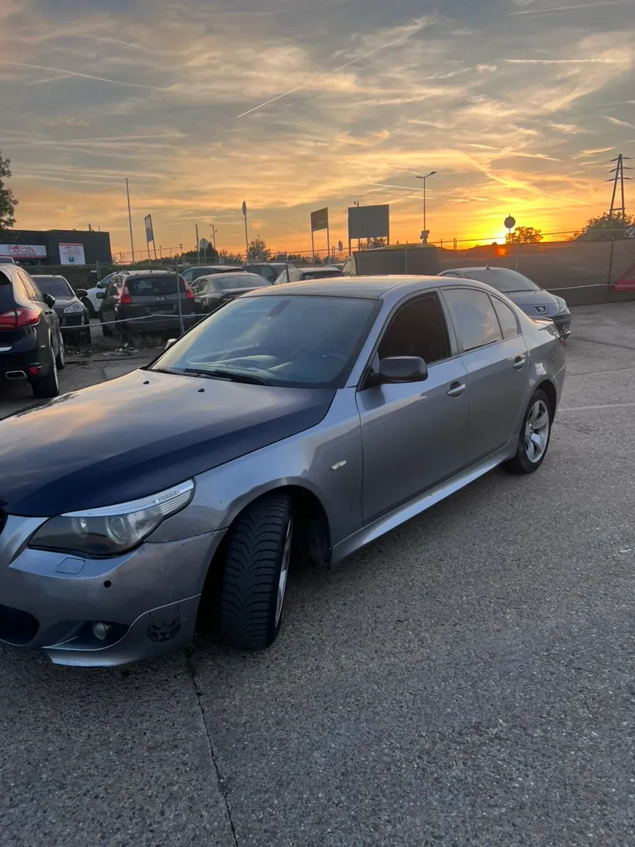 BMW 5 Series 2003 photo 2