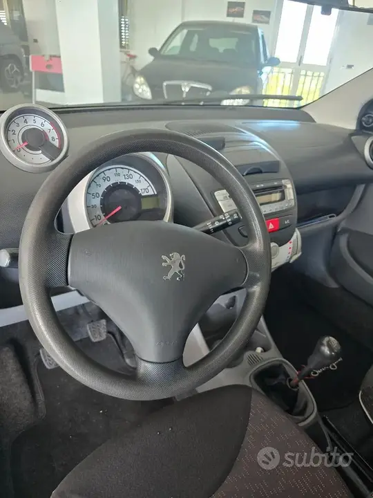 Peugeot 107 2011 photo 5