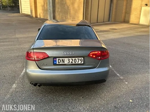 Audi A4 2010 photo 5