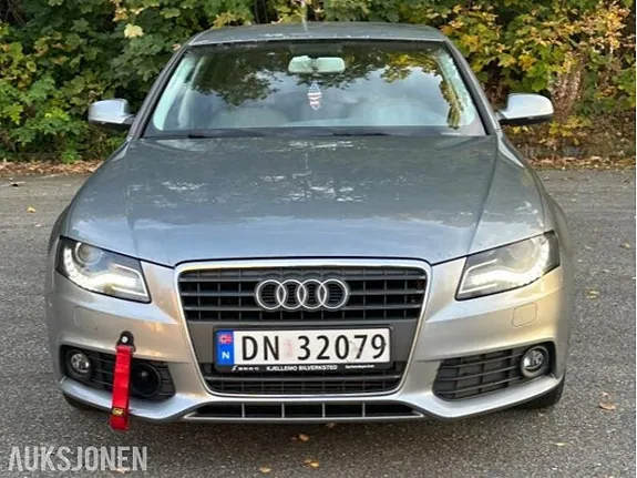 Audi A4 2010 photo 2