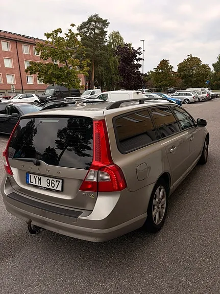 Volvo V70 2012 photo 3