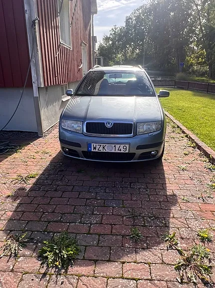 Skoda Fabia 2006 photo 2