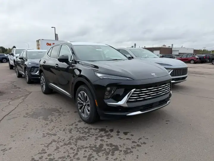 Buick Envision 2026 photo 2