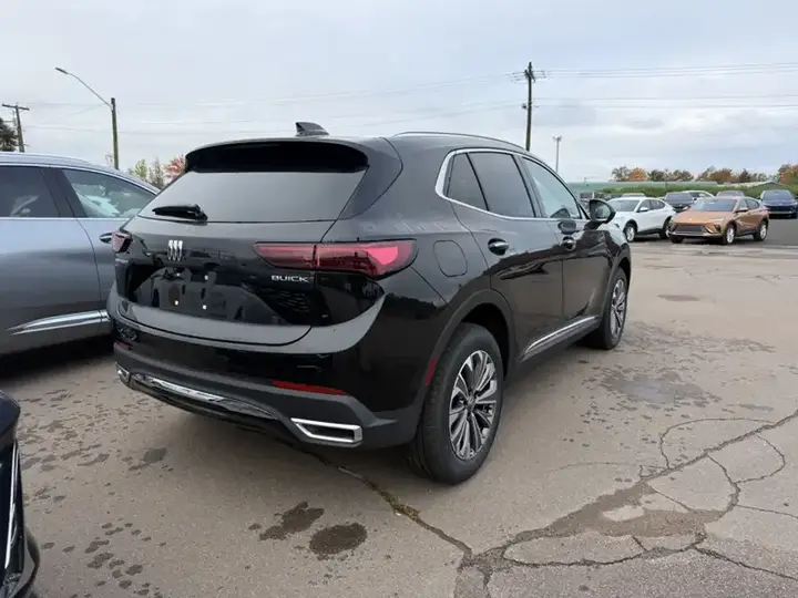 Buick Envision 2026 photo 3