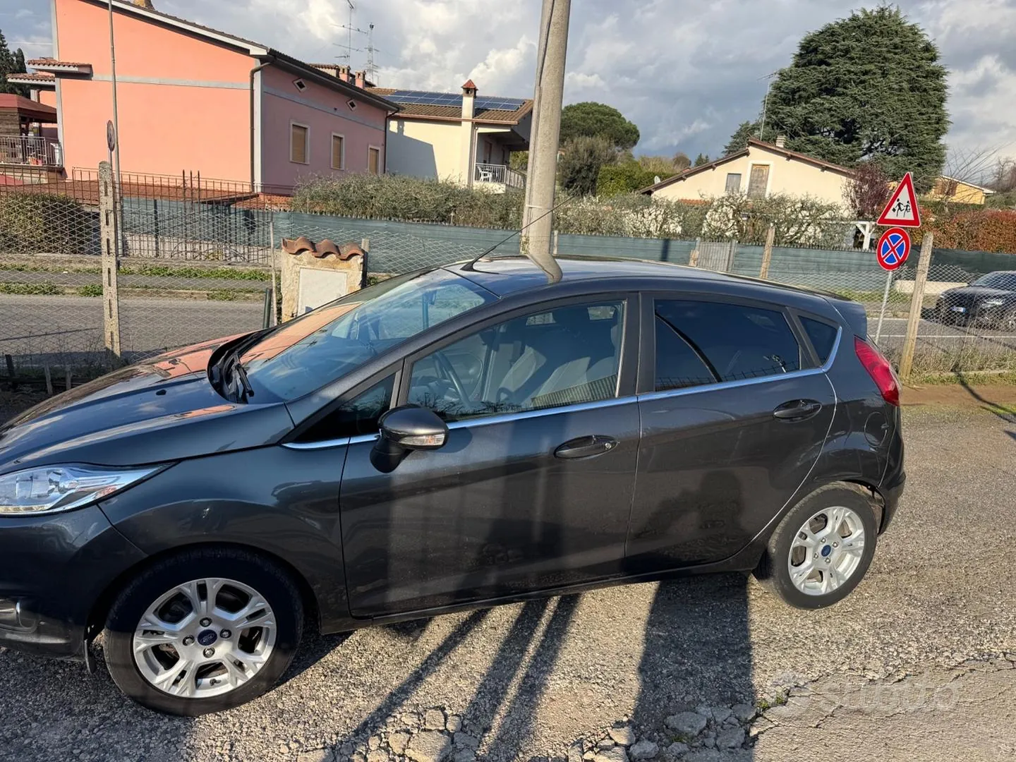 Ford Fiesta 2017 photo 2