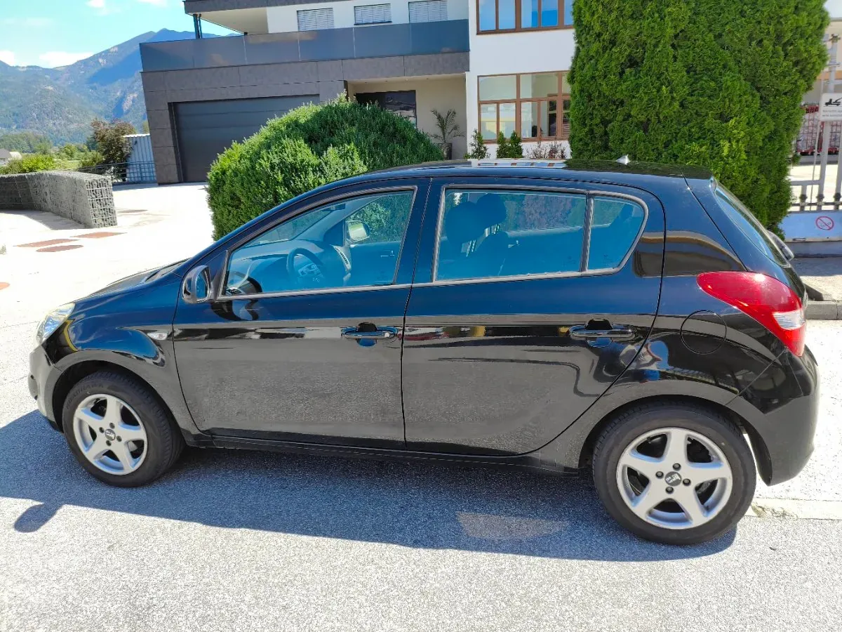 Hyundai I20 2011 photo 3