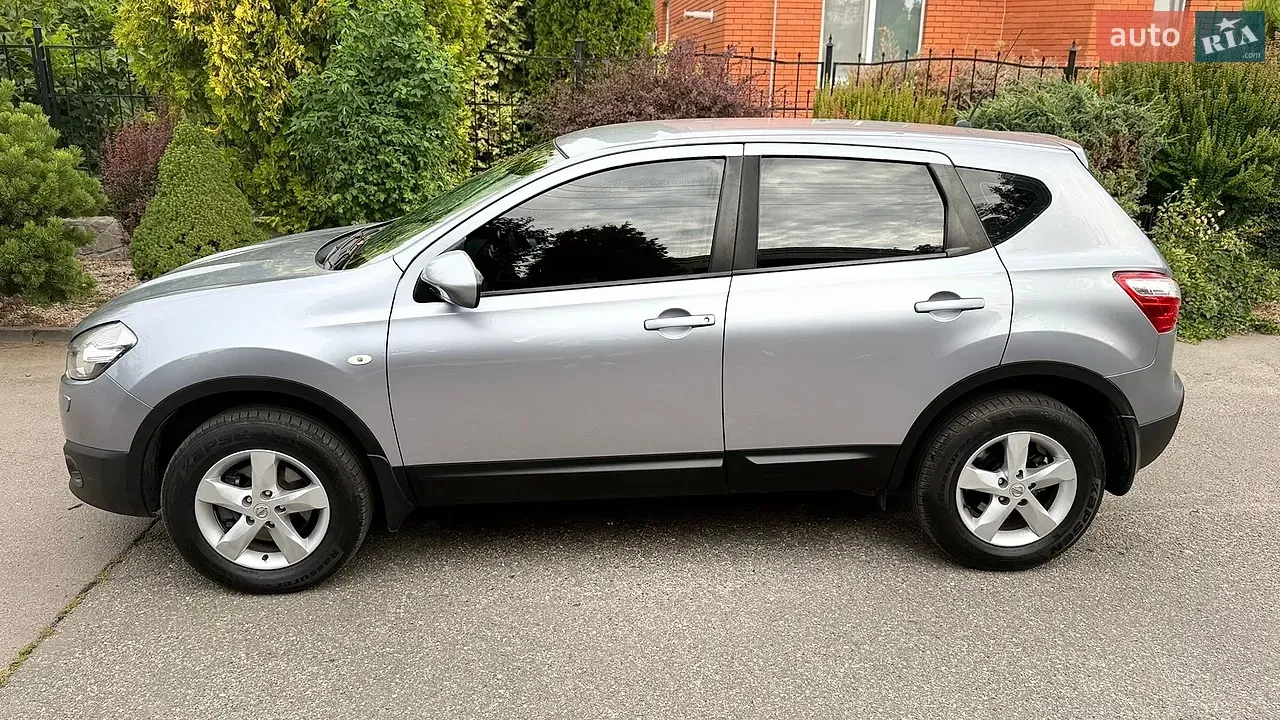 Nissan Qashqai 2011 photo 2