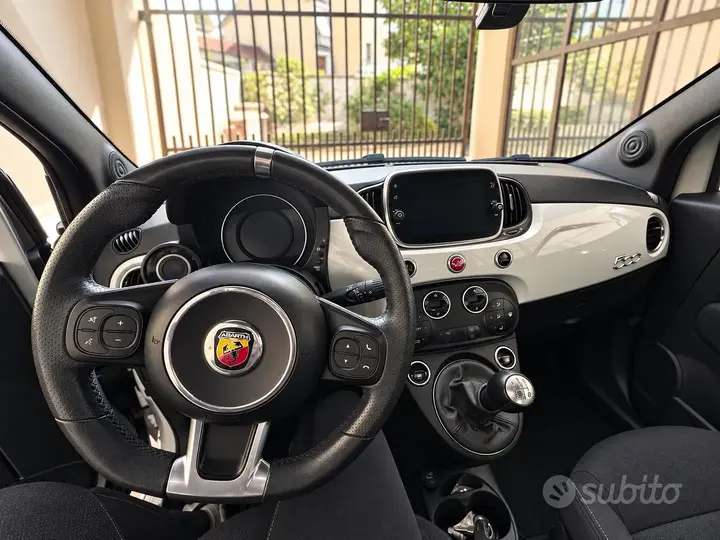Abarth 595 2021 photo 2