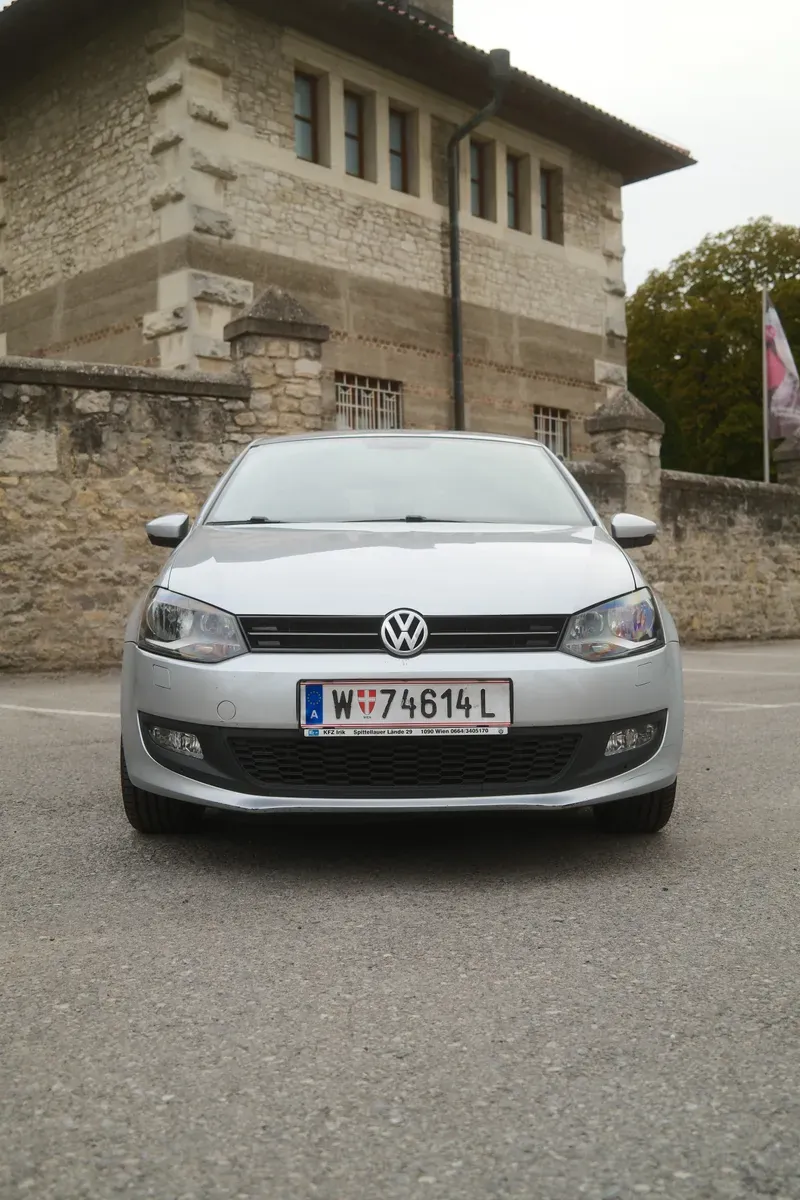 Volkswagen Polo 2012 photo 2