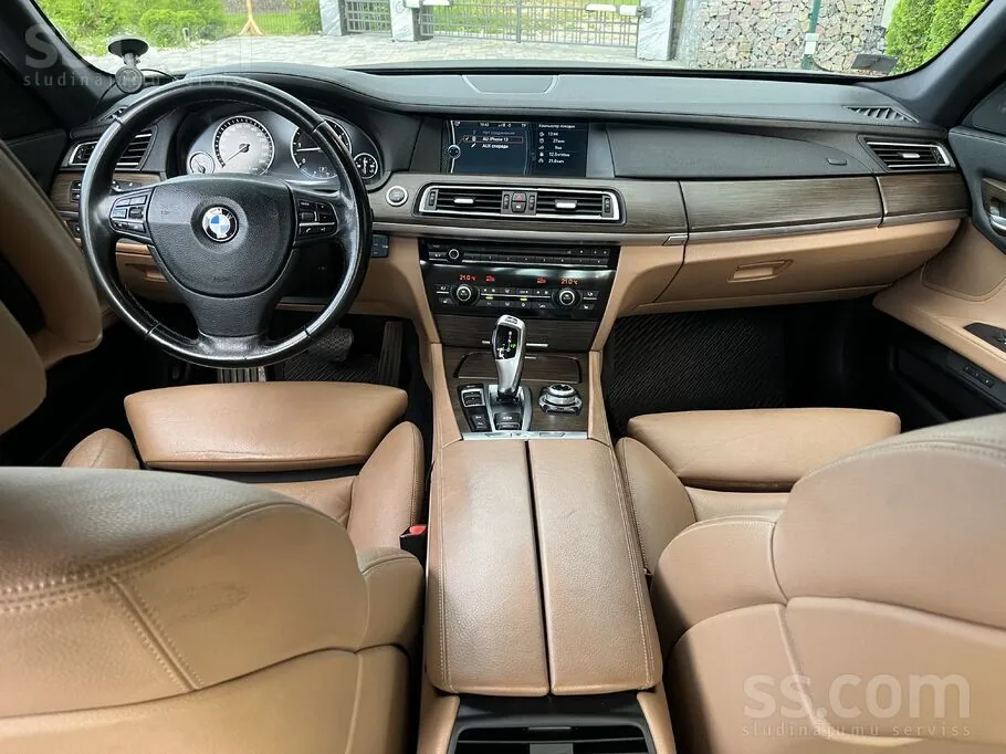 BMW 740D 2010 photo 3