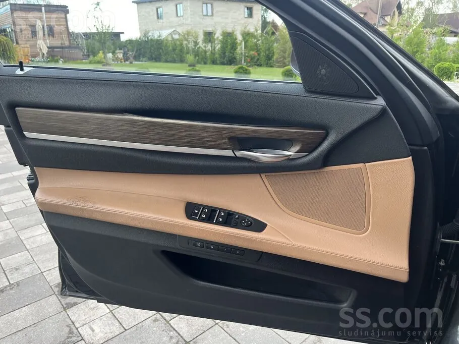 BMW 740D 2010 photo 5