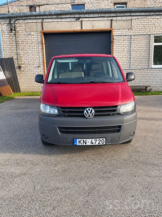 Volkswagen Caravelle 2012 photo 2