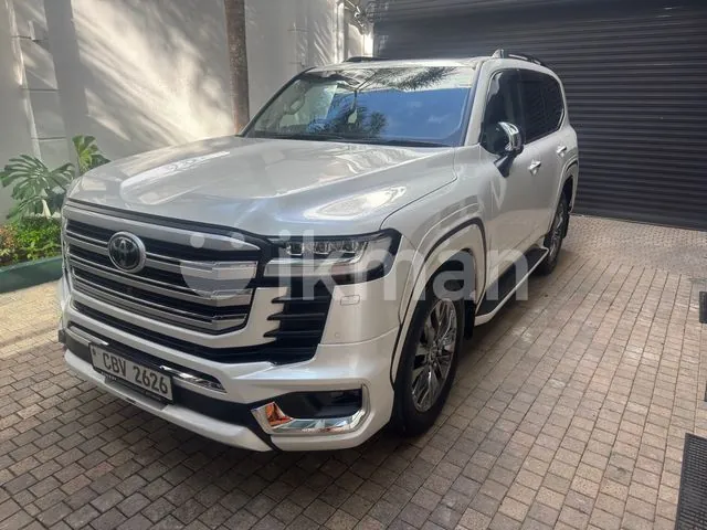 Toyota Land Cruiser 2023 photo 2