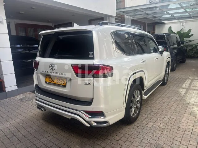 Toyota Land Cruiser 2023 photo 3
