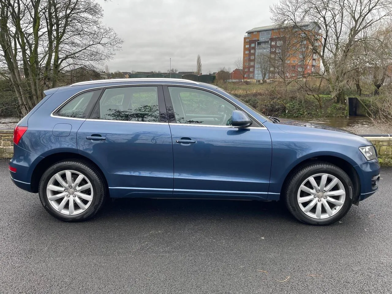 Audi Q5 2009 photo 2
