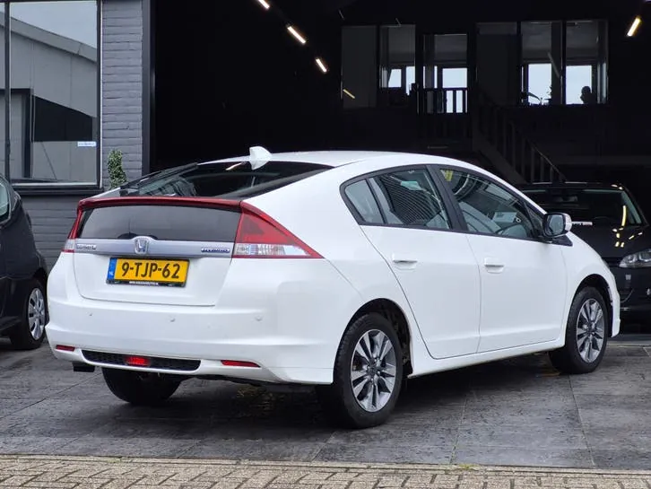 Honda Insight 2014 photo 2