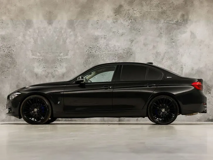 BMW 3 Series 2017 photo 2
