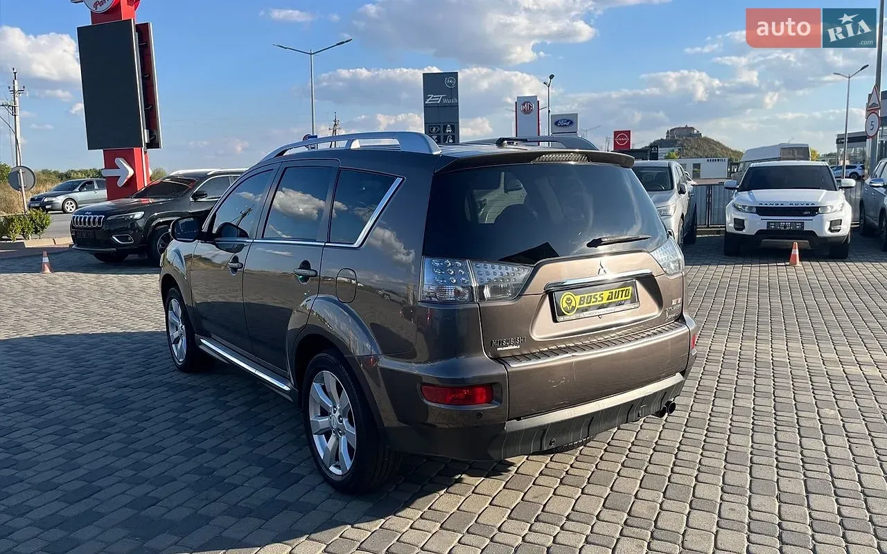 Mitsubishi Outlander 2010 photo 5