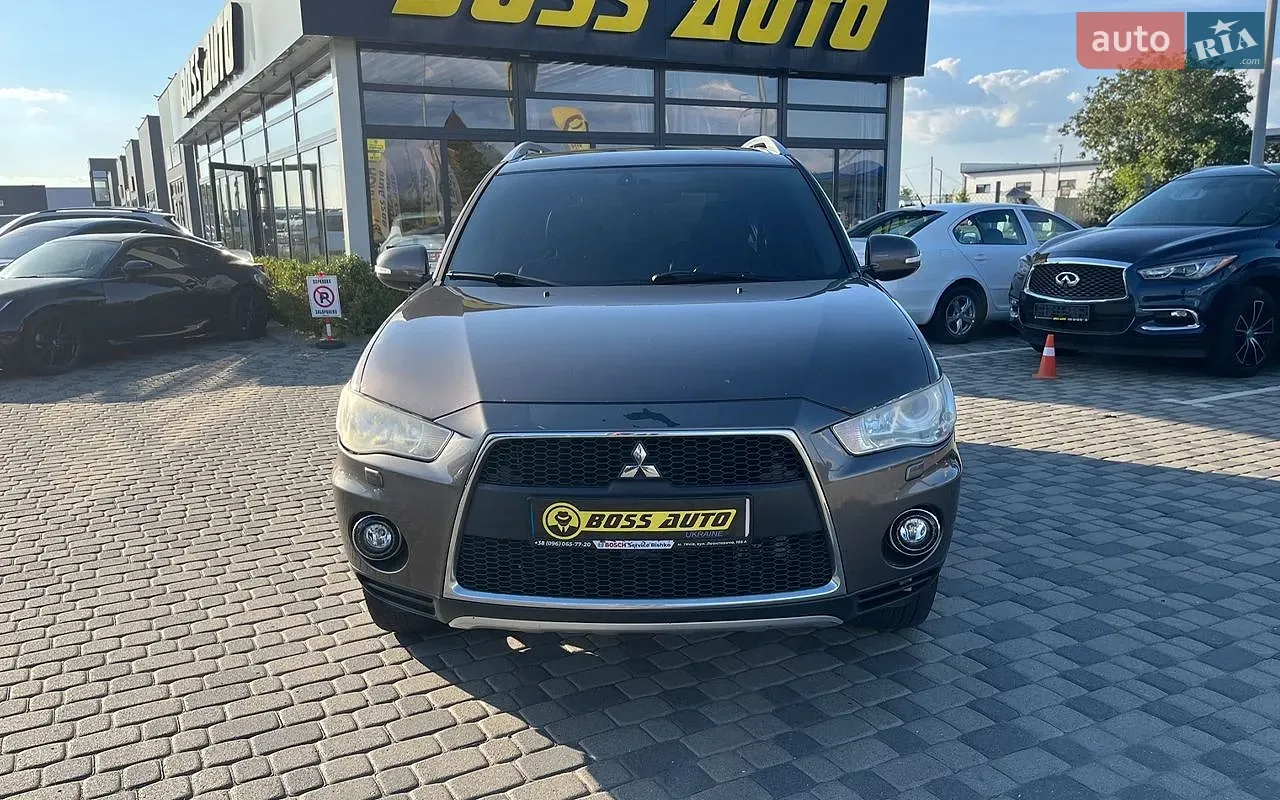 Mitsubishi Outlander 2010 photo 2