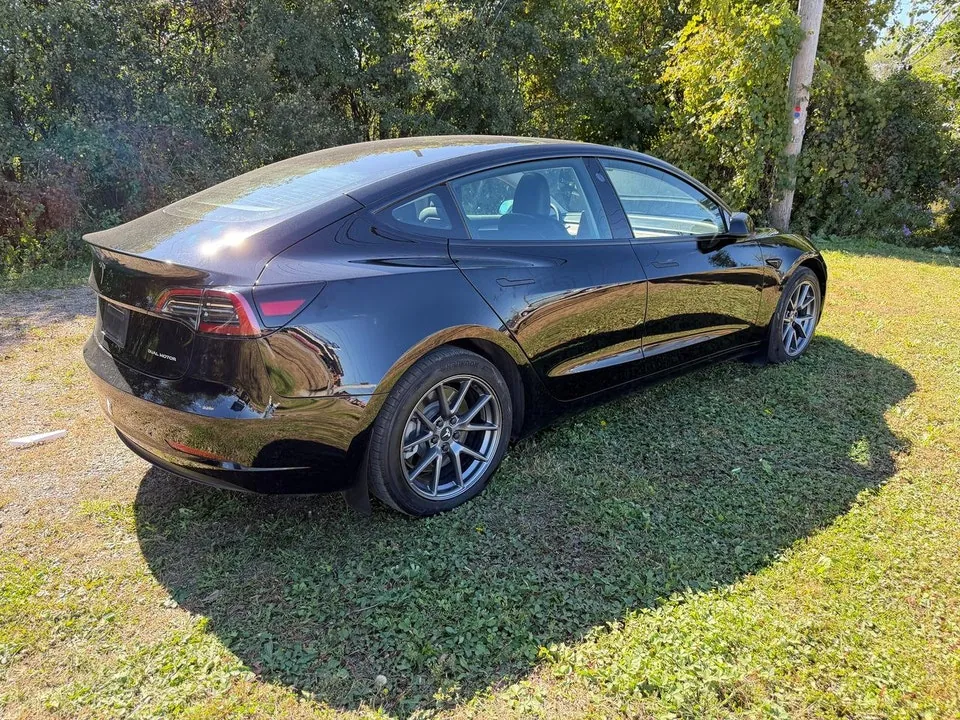 Tesla Model 3 2023 photo 5